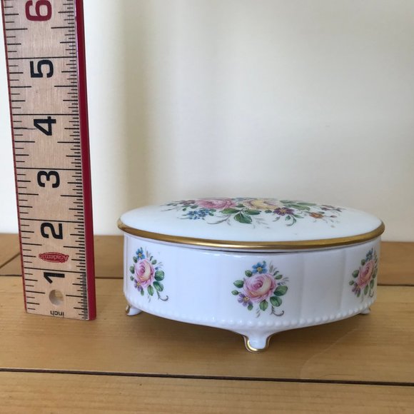Gerold-Porzellan Footed Oval Trinket Box with Lid Porcelain Rose Flower Design - Picture 5 of 8